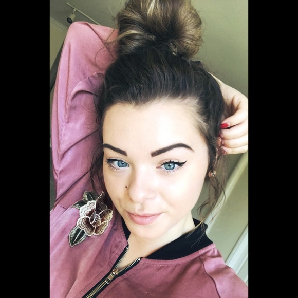 Meet your Posher, Hannah - Picture 1 of 1